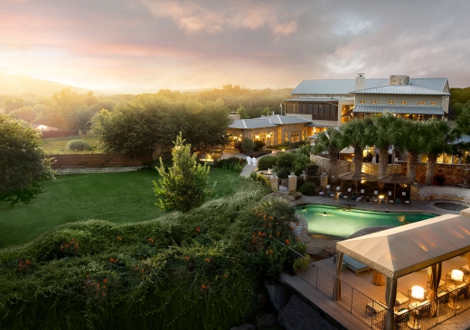 19 acres of lakeside luxury