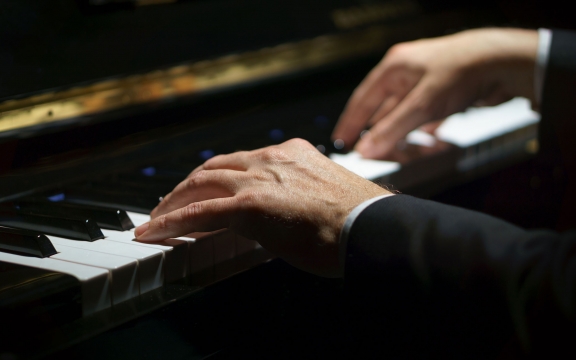 Live Jazz Lunch | Cameron Riggs