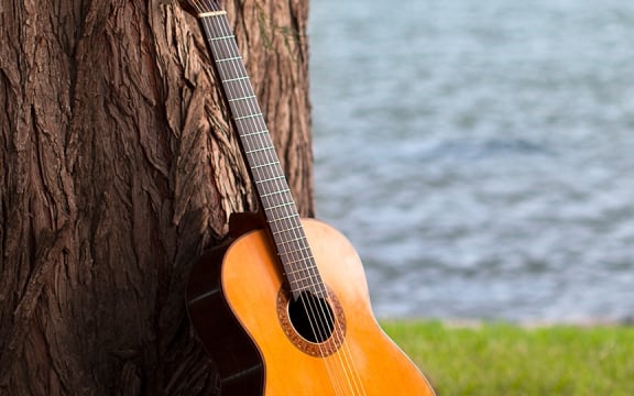Strum | Yin Yoga with Live Classical Guitar With Guest Musician Tony Morris