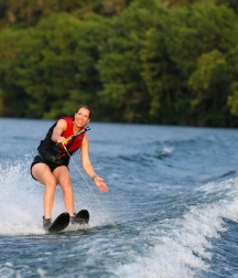 woman waterskiing