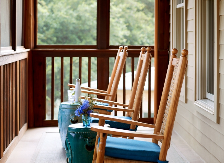 Rocking chairs on the porch of the Blue Room