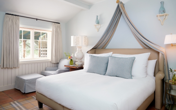 California King Bed in the Luxury LakeView room