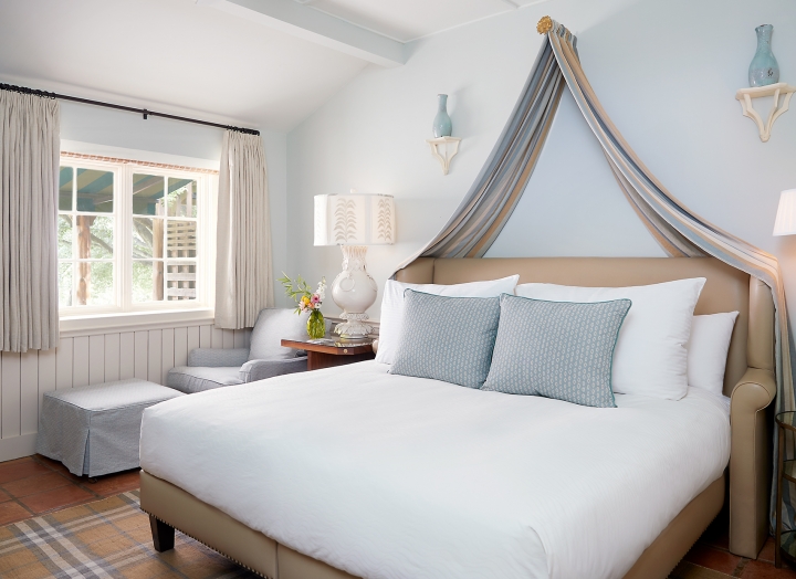California King Bed in the Luxury LakeView room