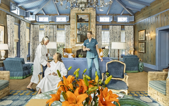Mother and daughter waiting for massage treatments in The Blue Room at Lake Austin Spa Resort