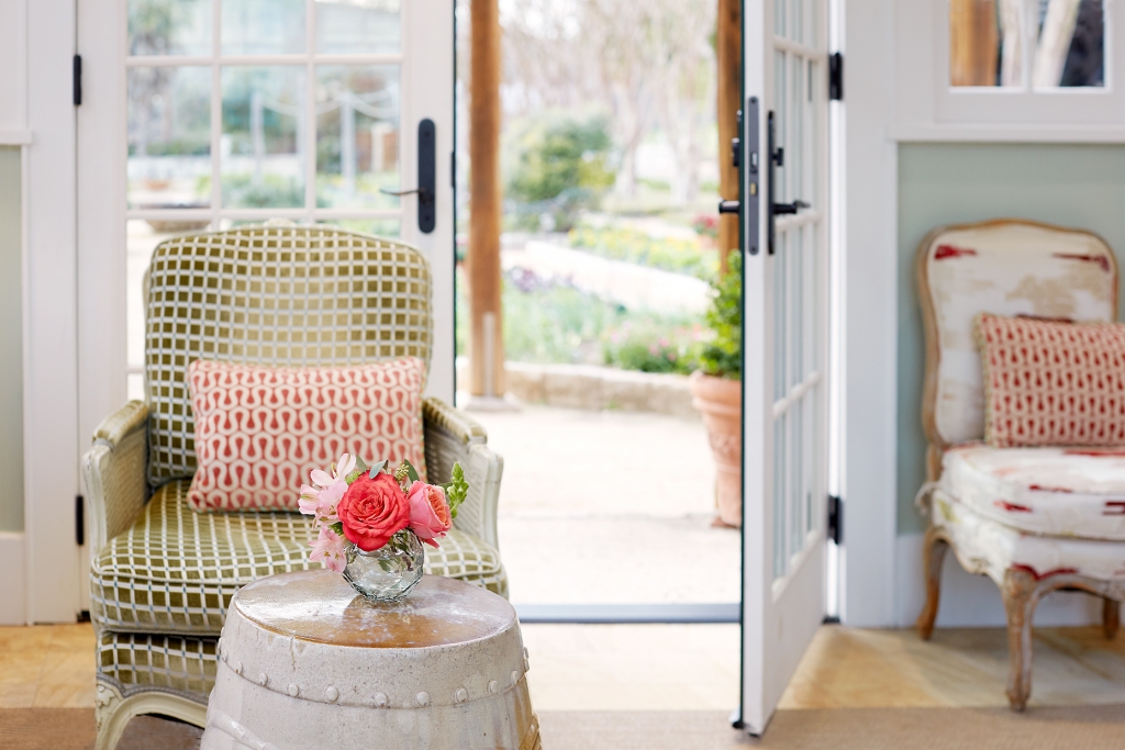 comfortable chairs in the Garden Library at Lake Austin Spa Resort