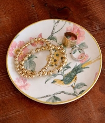 Make your own jewelry and trinket tray